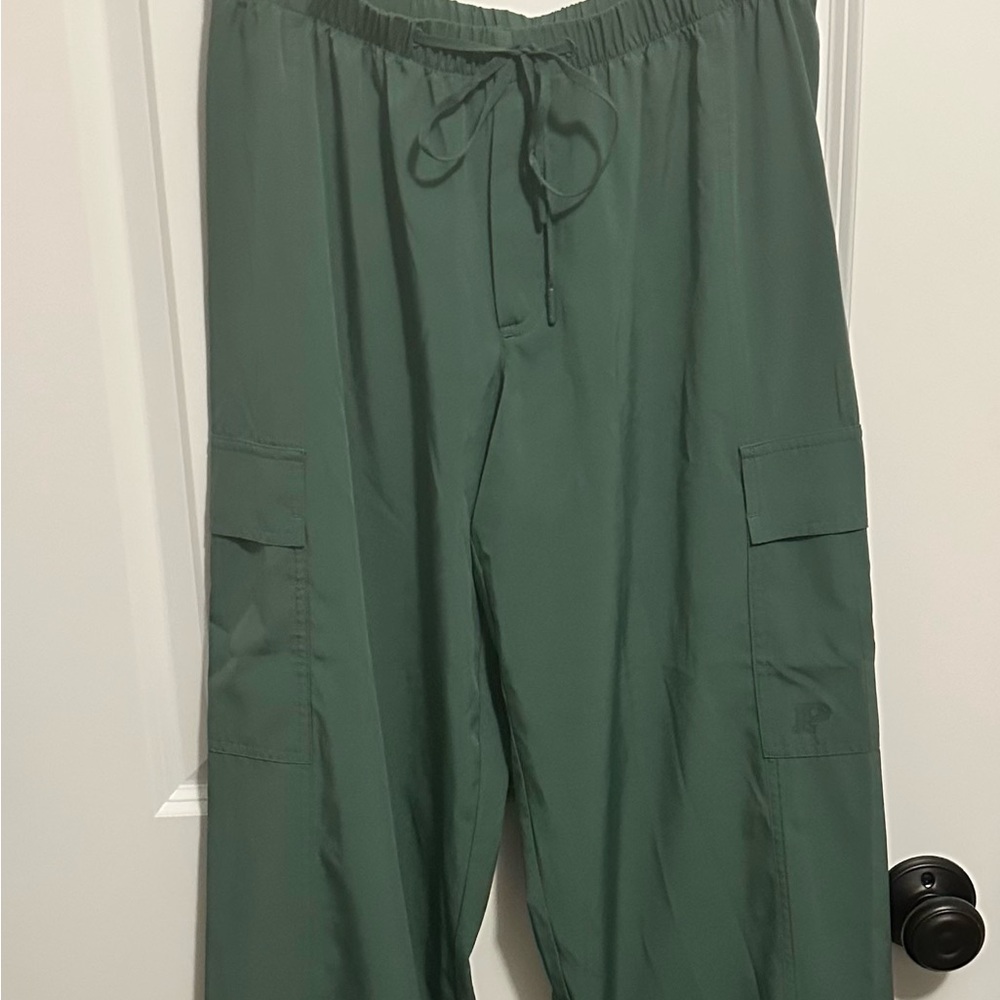 PINK Victoria's Secret Green low rise parachute Cargo Pants